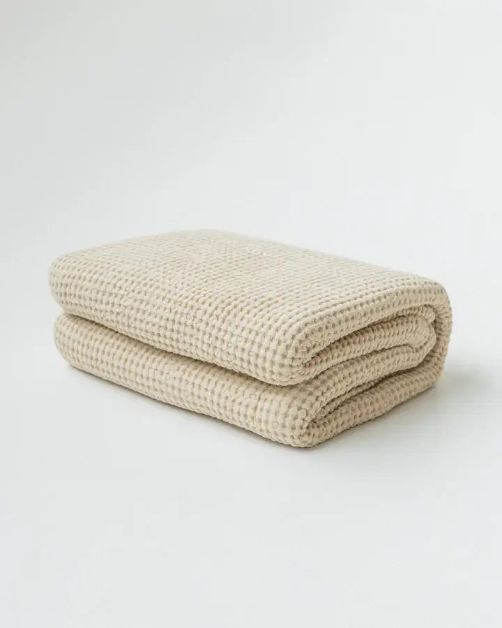 Linen waffle blanket in Vanilla