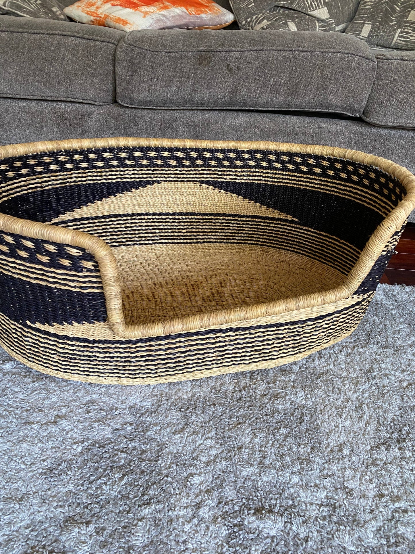 Pet Bed, grass handwoven