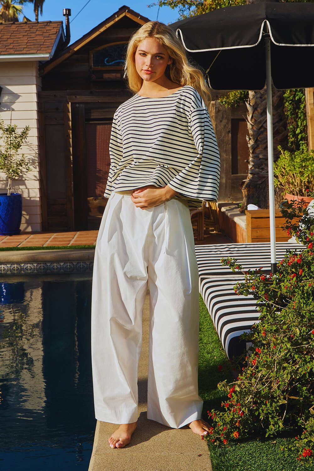 IT2434 Boat Neck Oversized Striped Crop T-shirt