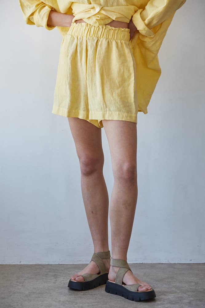 Butter Shorts in Linen