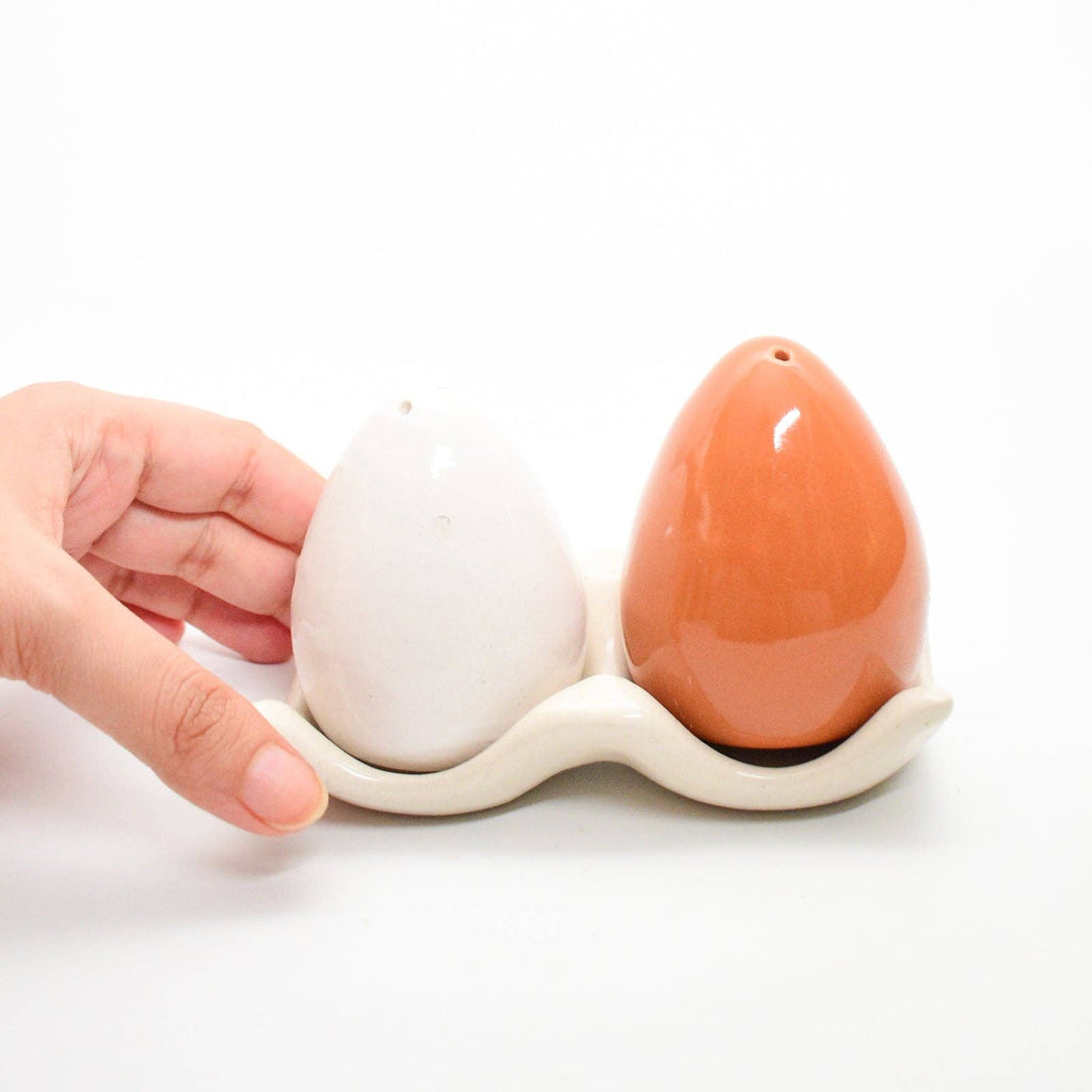 Egg Salt & Pepper Shakers