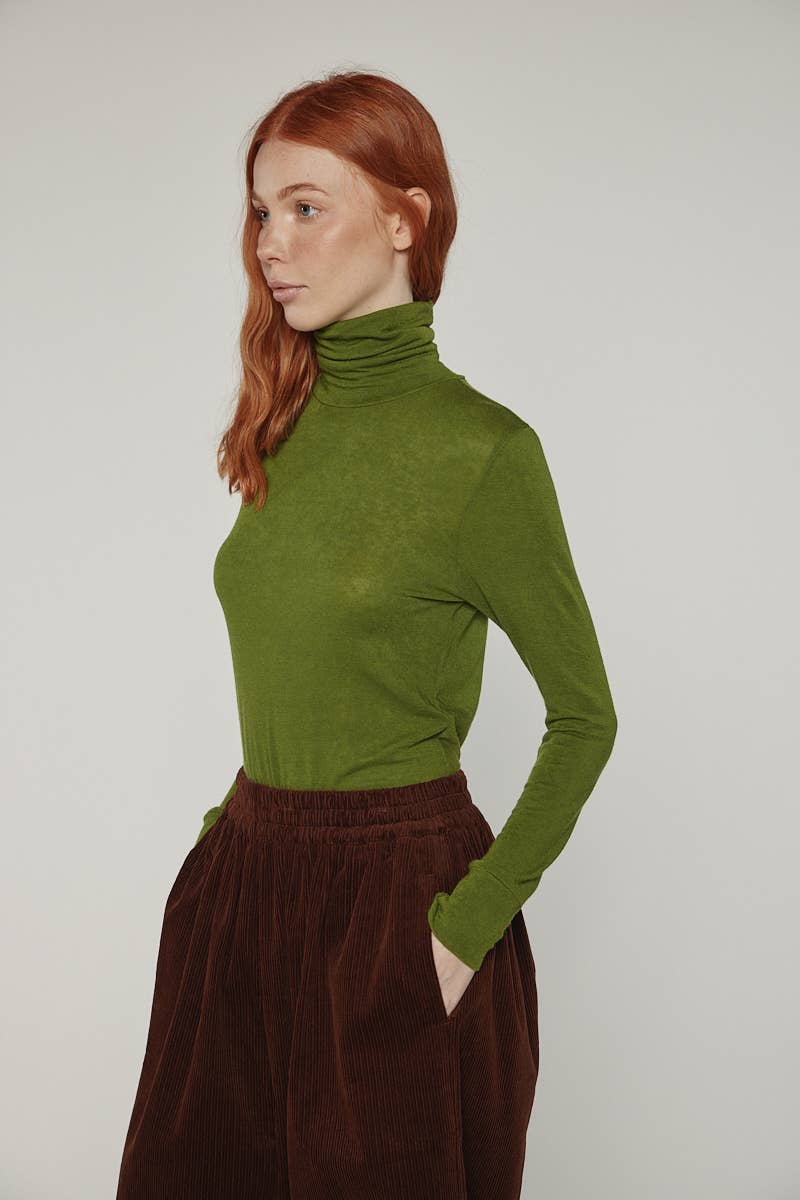 Wool blend lightweight turtleneck