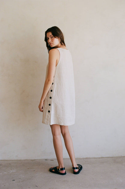AR1149 | Woven 100% Linen Sleeveless Side Buttoned Mini