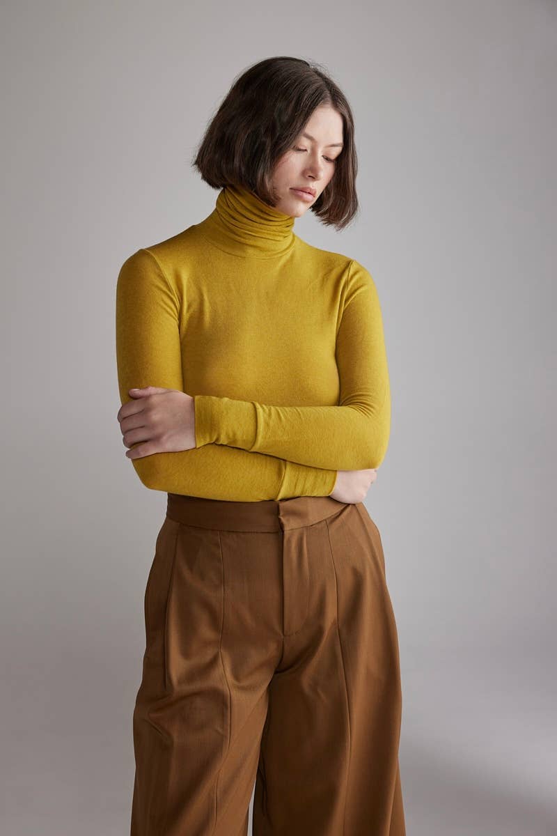 Lightweight Turtleneck in Mustard