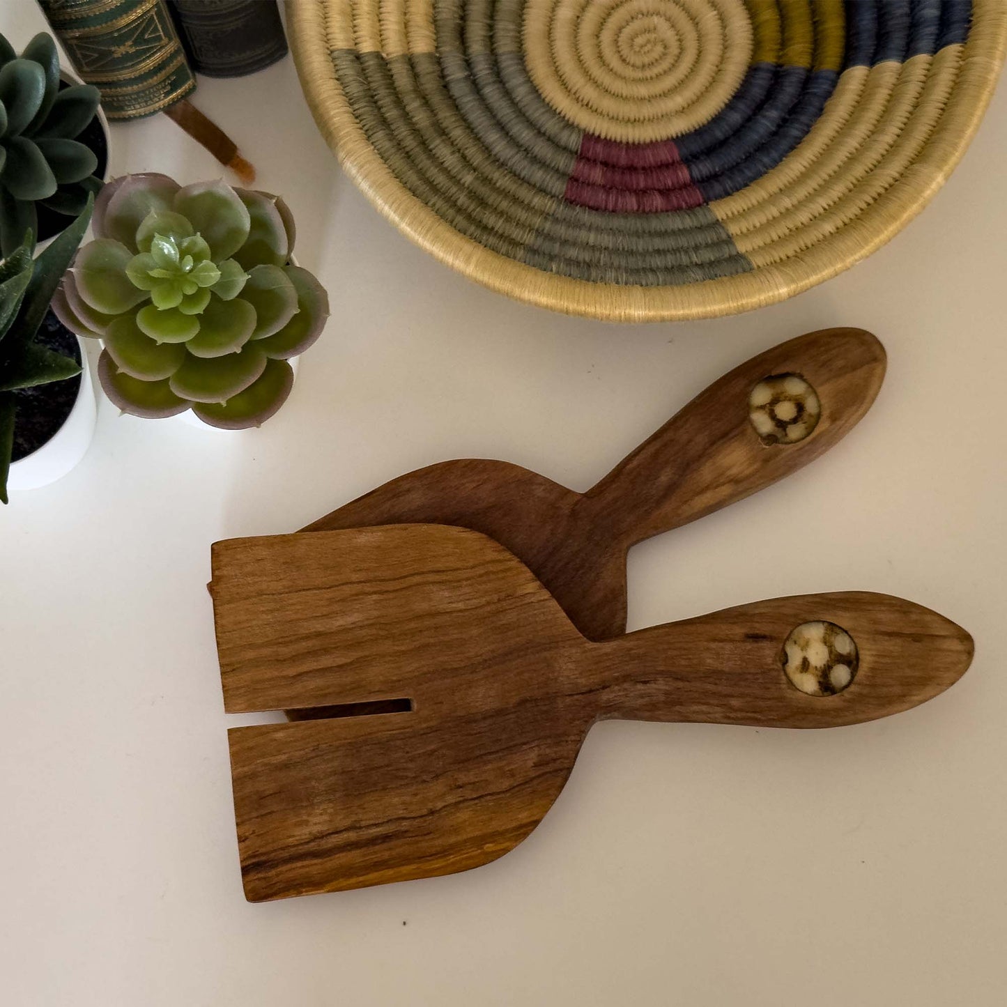 Paddle Olive Wood Serving Set with Batik bone Accent