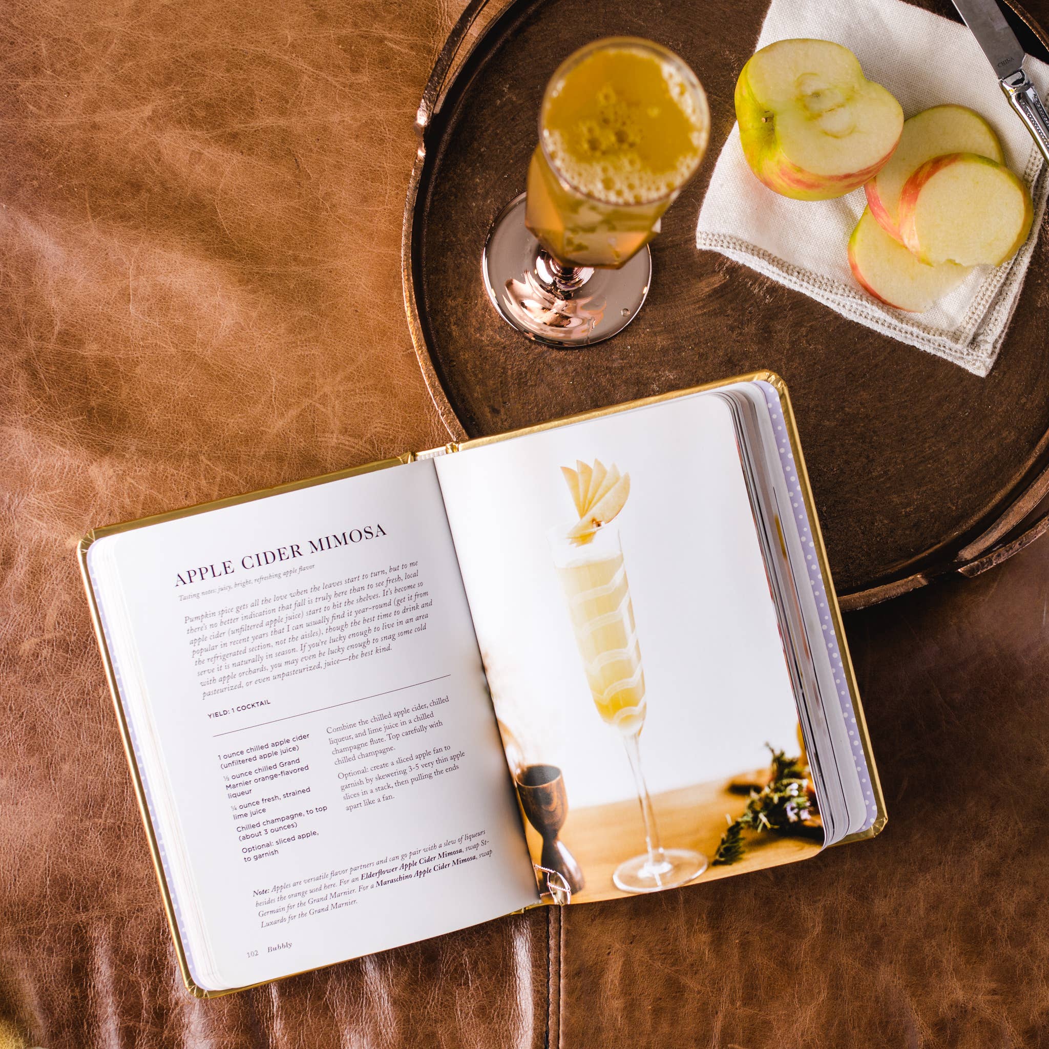 Bubbly: A Collection of Champagne and Sparkling Cocktails