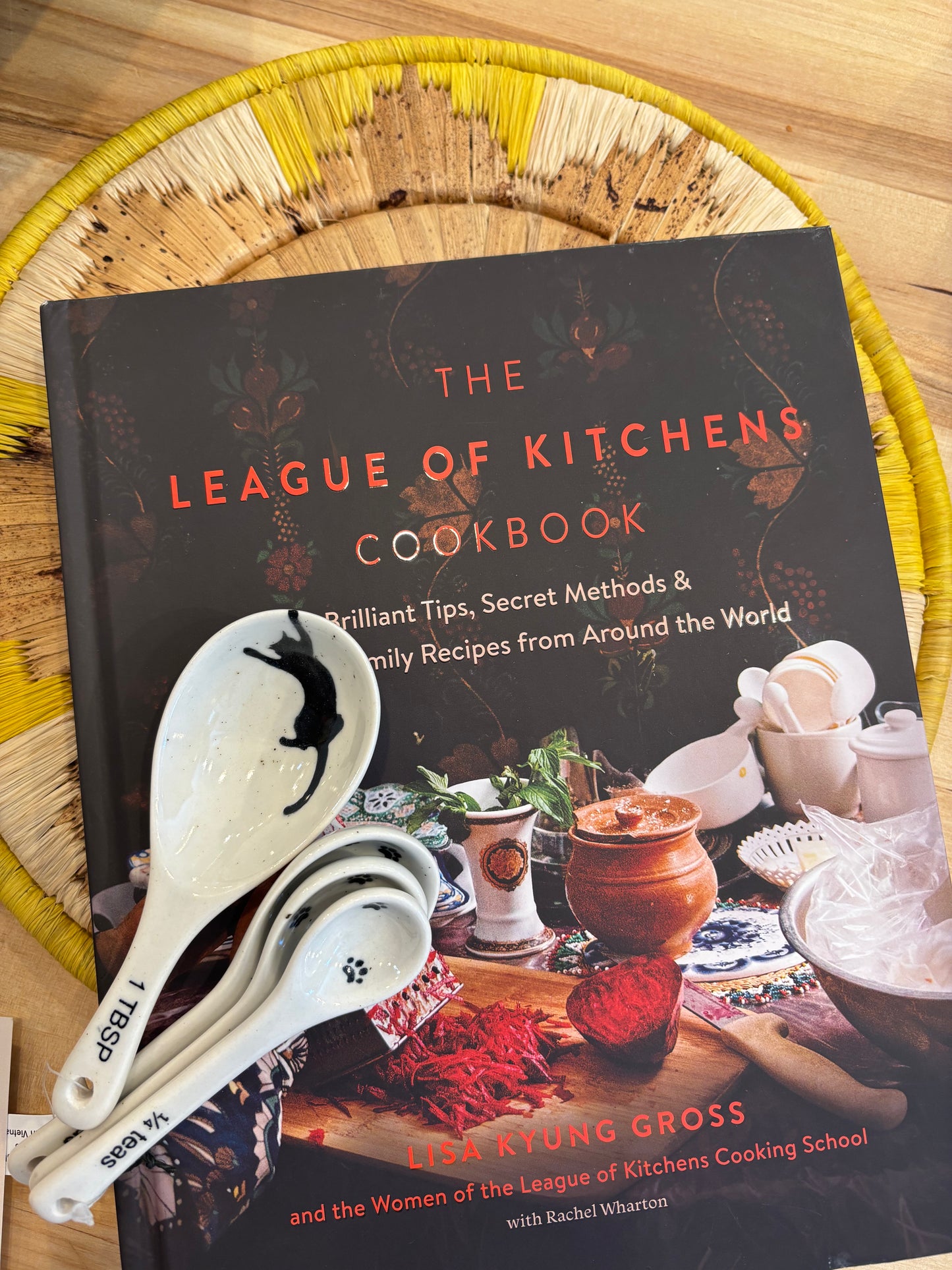 The League of Kitchens Cookbook: Brilliant Tips, Secret Methods & Favorite Family Recipes From Around the World