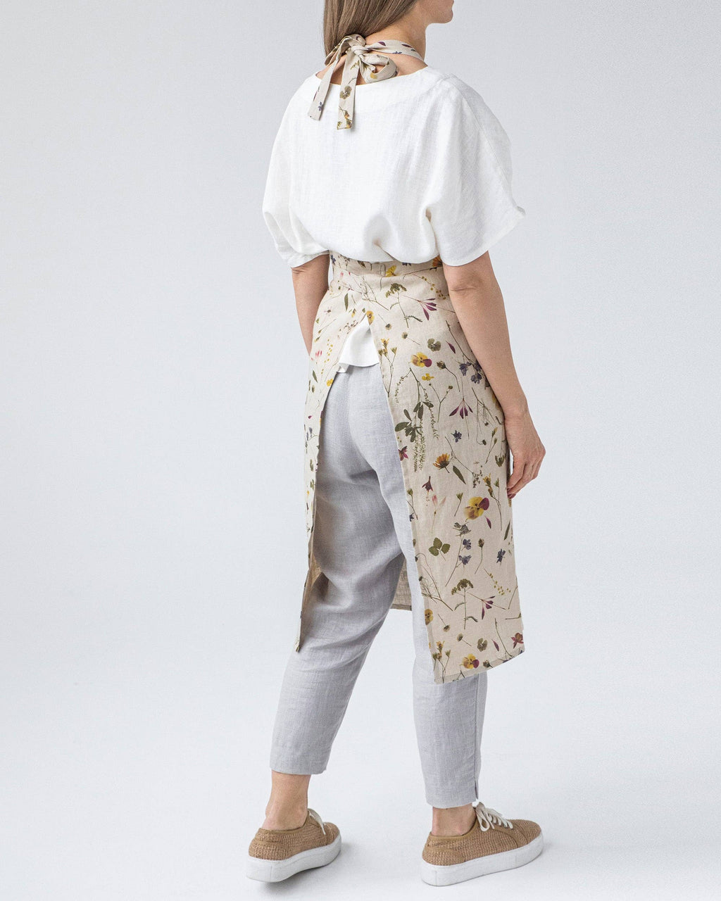 Linen bib apron with pocket in Botanical print| Floral print