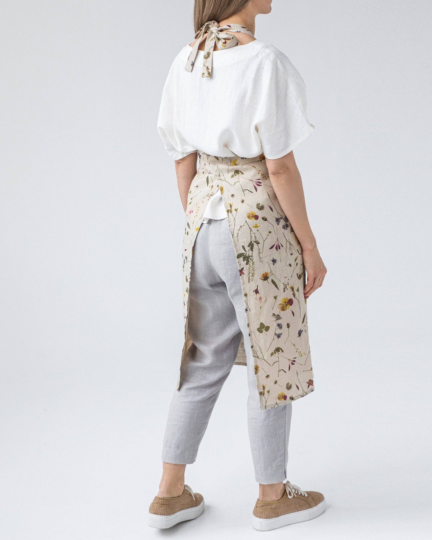 Linen bib apron with pocket in Botanical print| Floral print