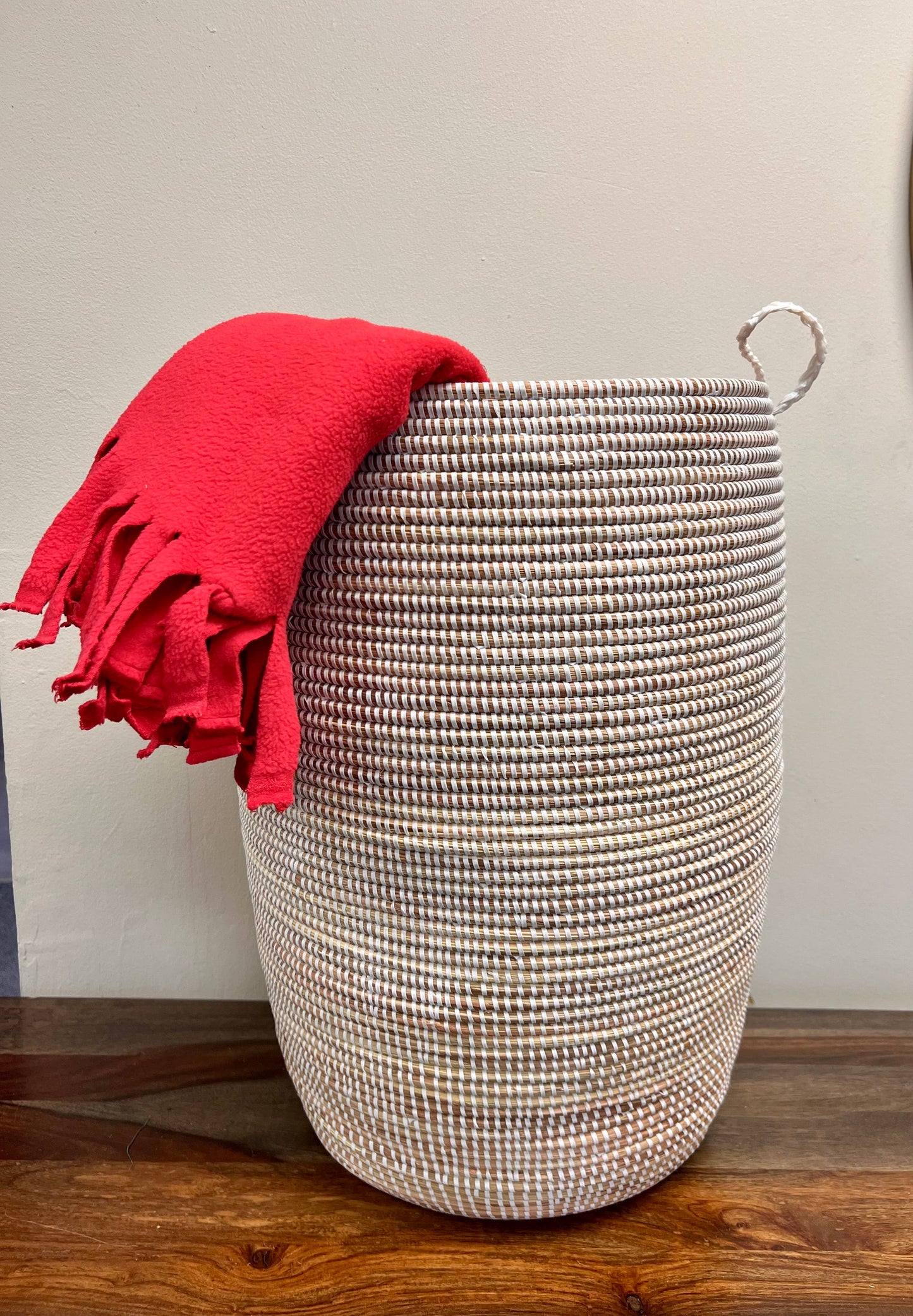 Laundry Hamper, lidded, sweet grass