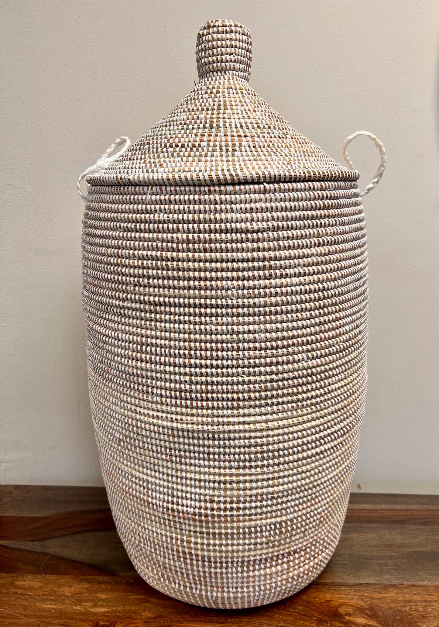 Laundry Hamper, lidded, sweet grass
