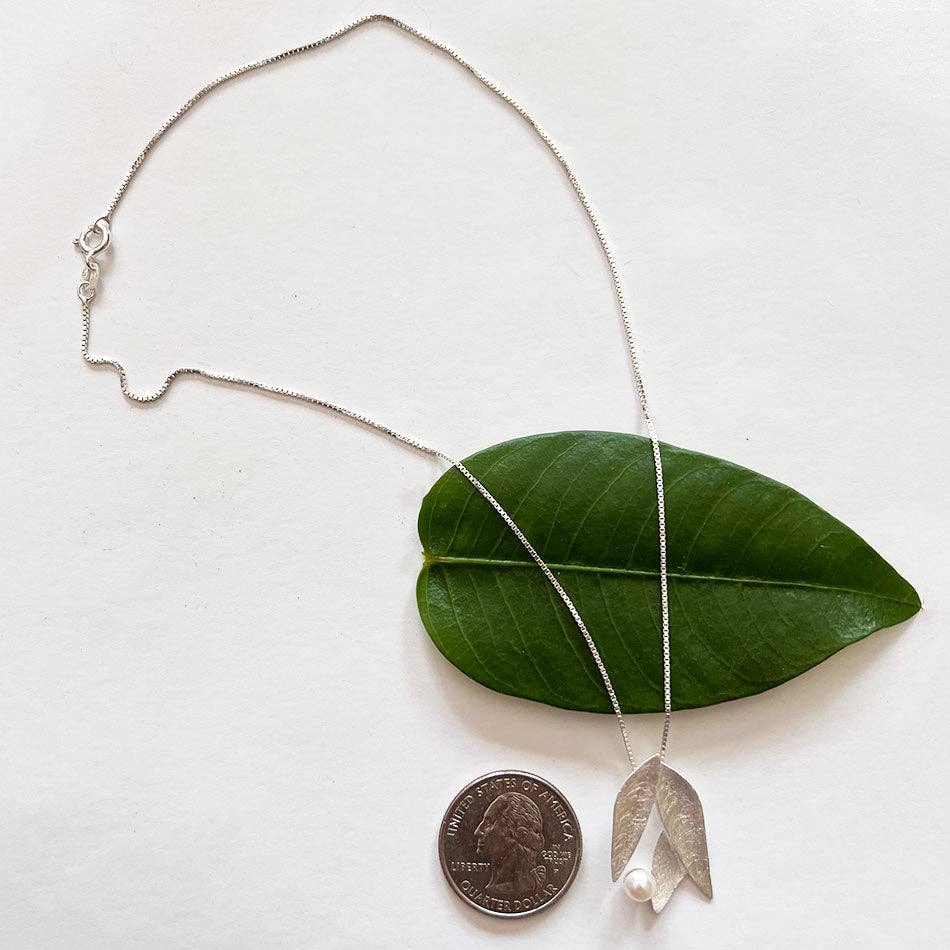Delicate Petal and Pearl Necklace