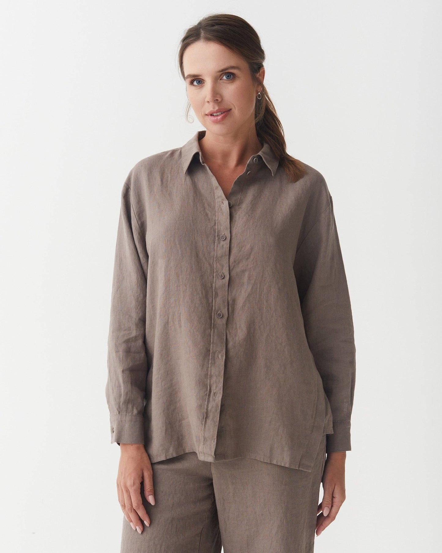 Long-Sleeve Linen Shirt ISLAY in Deep taupe