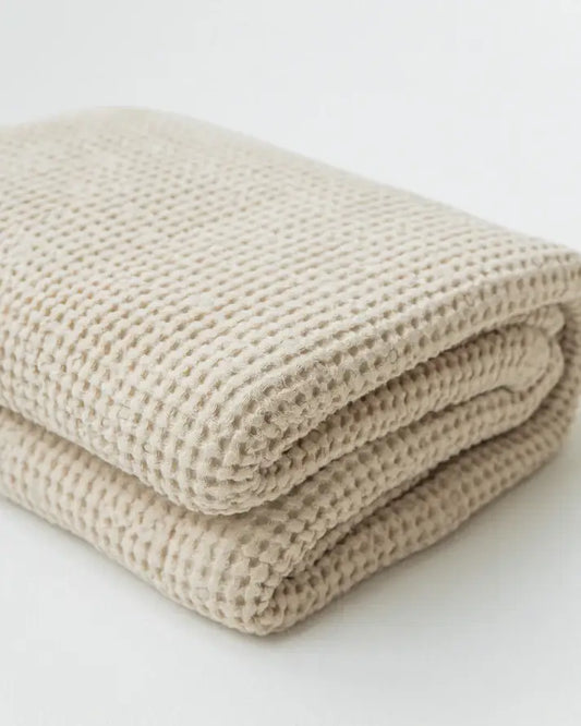 Linen waffle blanket in Vanilla
