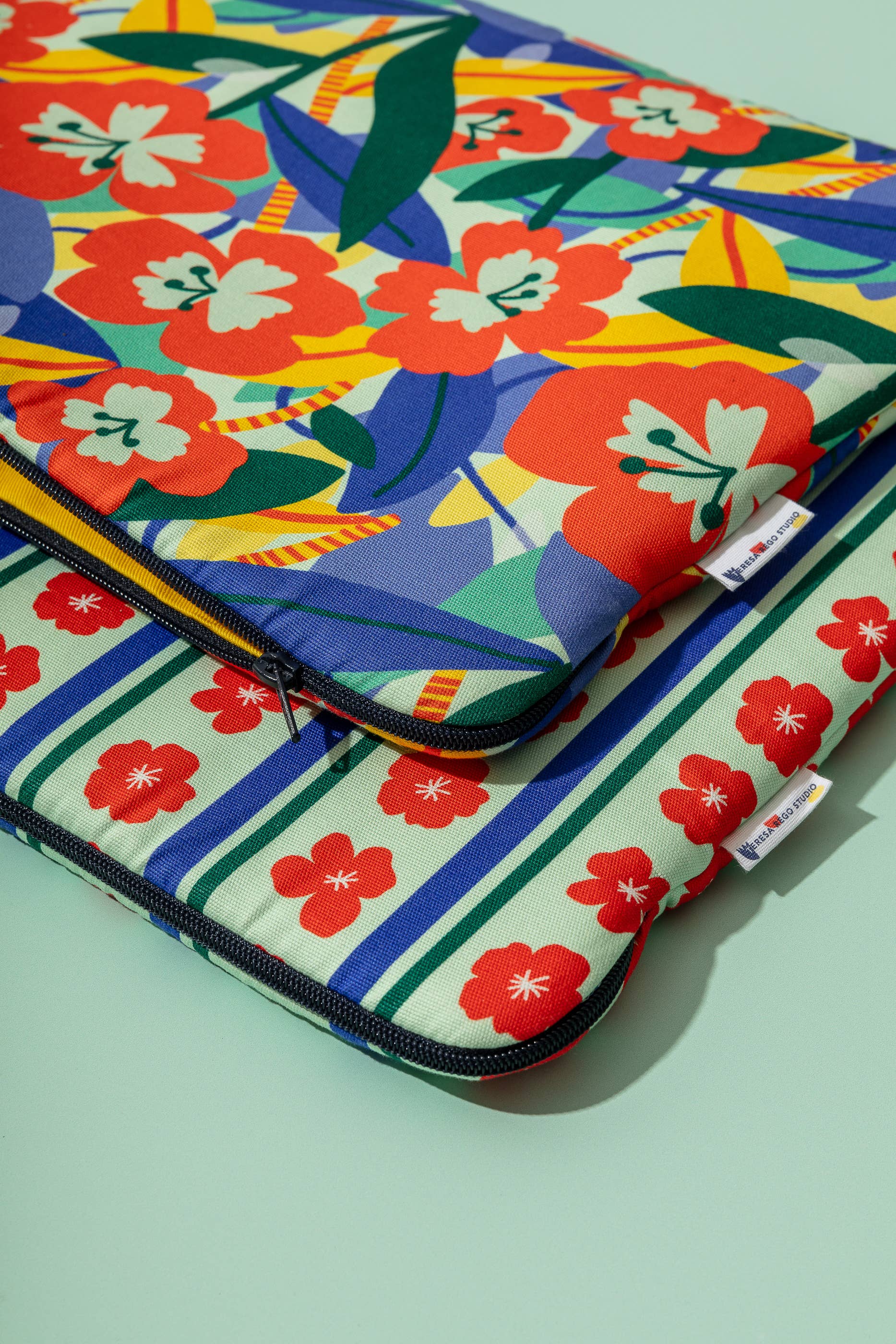 Laptop Pouch Burgundy Flowers & Stripes