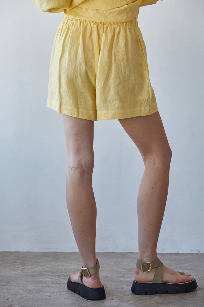 Butter Shorts in Linen
